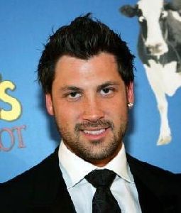 Maksim Chmerkovskiy : maksim-chmerkovskiy-pic 298x350