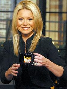 Kelly Ripa : good-morning-kelly 240x320