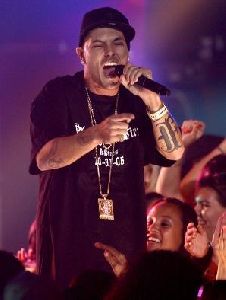 Kevin Federline : playing-with-firecrotch 298x394