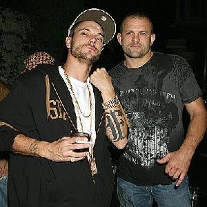 Kevin Federline : federline-and-ultimate-fighter-dude 400x400