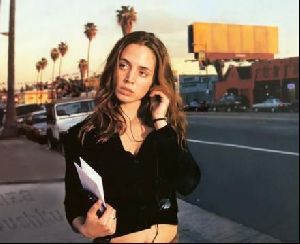 eliza dushku : 47