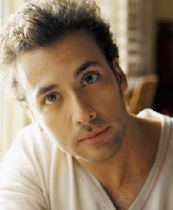 Howie Dorough : howie-dorough-photo 300x362