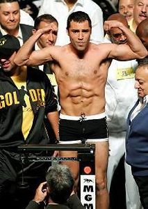 Oscar De La Hoya : oscar-de-la-hoya-photo 218x307