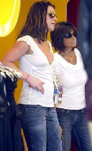 Lynne Spears : lynne-spears-and-britney-spears 290x474