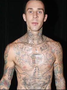 Travis Barker : travis-barker 300x400