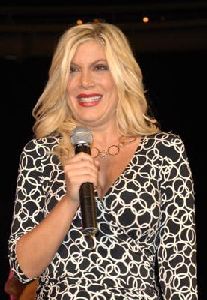 Tori Spelling : spelling-it-out 277x400