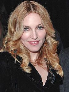 Madonna : a-madonna-photo 300x400