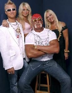 Hulk Hogan : brooke-and-hulk-hogan-and-family 289x373