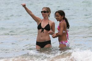 Christina Applegate : Christina Applegate Sea 3