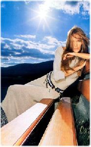 elle macpherson : em23