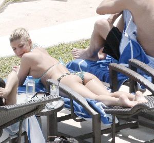 Fergie : Stacy Ferguson bikini1