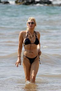 Courtney Love : Courtney Love Bikini 17