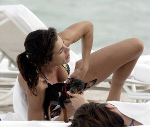 Elisabetta Canalis : Elisabetta Canalis Beach 8