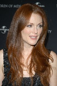 Julianne Moore : 57877 Julianne4 122 581lo