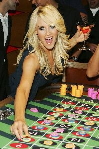 Jenny McCarthy : 63903 jenny05 122 318lo