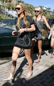 Lindsay Lohan : Lindsay Lohan out in Malibu 4