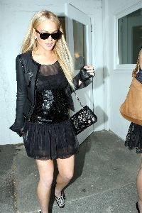 Lindsay Lohan : Lindsay+Lohan+leaving+hairdresser+5