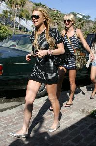 Lindsay Lohan : Lindsay Lohan out in Malibu 8