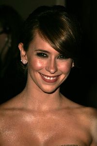 Jennifer Love Hewitt : jenniferlovehewitt 8thfamilytelevision 11