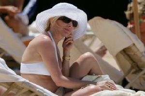 Rosanna Arquette : Rosanna Arquette Beach 6