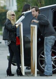 Mary Kate Olsen : 49491celebhqblogcom1122vw9