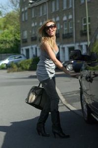 Nadine Coyle : Nadine Coyle leaving her house 3 2