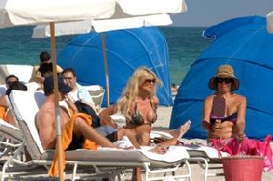 Victoria Silvstedt : Victoria Silvstedt Miami South Beach Candids 6