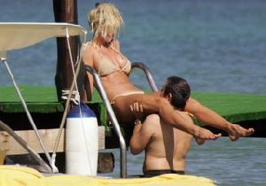 Victoria Silvstedt : 86205 KOSTY555.info 04 122 511lo