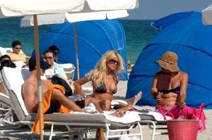 Victoria Silvstedt : Victoria Silvstedt Miami South Beach Candids 7