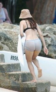 Marissa Tomei : Marissa Tomei Beach 4