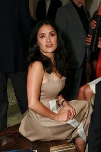 Salma Hayek : 13909 Salma2 122 526lo 2