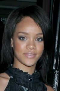 Rihanna : Rihanna exists restaurant 3 2