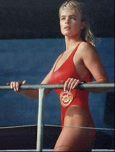 erika eleniak : 31