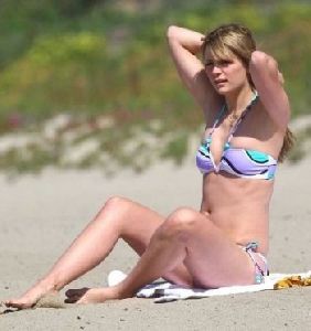 Mischa Barton : Mischa Barton bikini-8