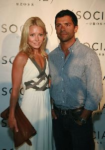 Kelly Ripa and Mark Consuelos