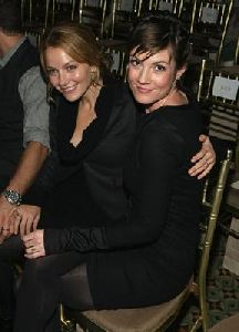 Zoe McLellan : WI15406307 becki-newton-zoe-mclellan-mercedes-benz