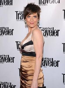 Zoe McLellan : WI15734449 actress-zoe-mclellan-conde-nast