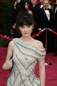 Zooey Deschanel : 887 23915 big2