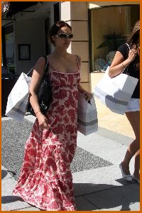 Jessica Alba spotted wearing a summer pink and white floral dress while Jessica Shopping in Beverly Hills on April 12th 2008