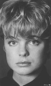 Erika Eleniak : Erika-Eleniak-598x1005-49kb-media-383-media-0158