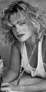 Erika Eleniak : Erika-Eleniak-798x1567-134kb-media-383-media-0184