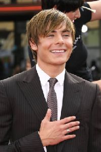 Zac Efron : Zac Efron-CSH-024855