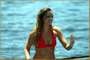 Denise Richards : Denise Richards - In bikini on the beach in Maui1 4811bdc76f139