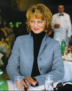 eva herzigova : 83