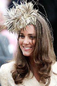 Kate Middleton : Philip Treacy hat