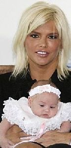 Anna Nicole Smith : Nicole with her baby daughter