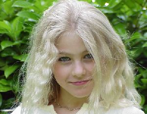 Julianne Hough : Young Joulianne Hough