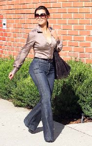 kim kardashian Voting On November 4th 2008