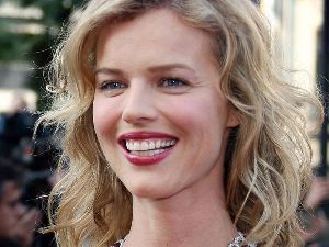 Eva Herzigova : 008651194