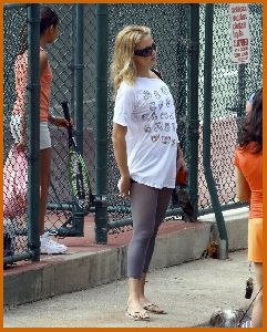 Kate Hudson : Kate Hudson   tennis court in Pacific Palisades10 4873929b76819